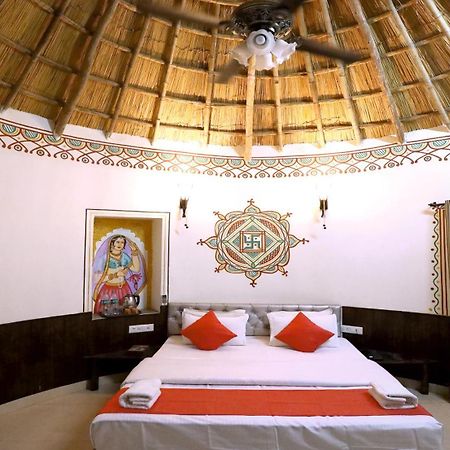 Hotel Vijayvargiya Dhani Bikaner Buitenkant foto