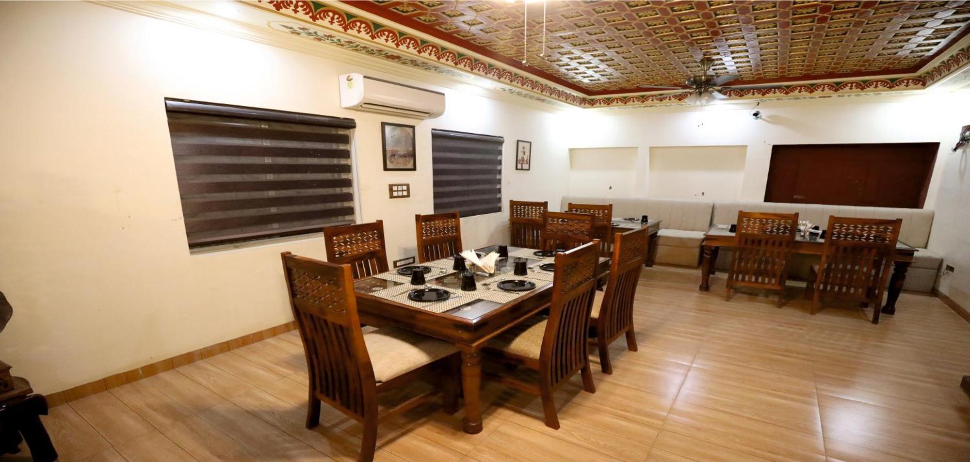 Hotel Vijayvargiya Dhani Bikaner Buitenkant foto